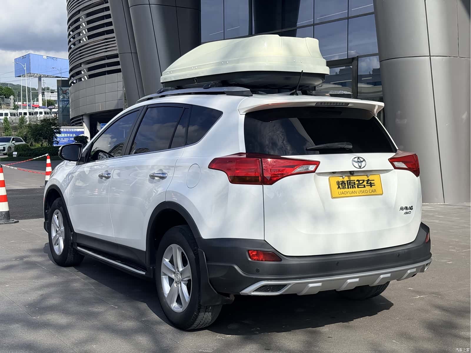 Toyota RAV4, 2015 все фото