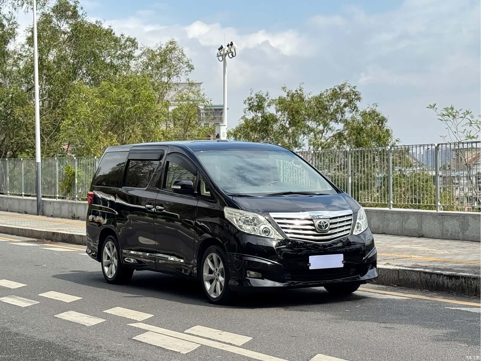 Toyota Alphard, 2011 2
