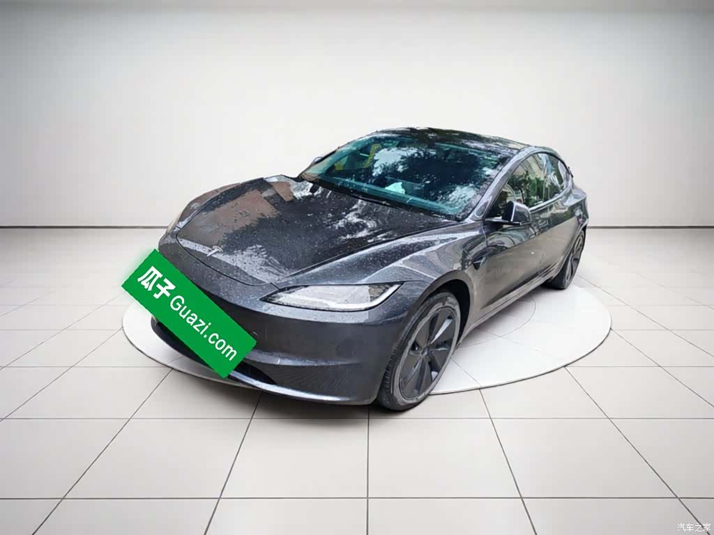 Tesla Model 3, 2025 1