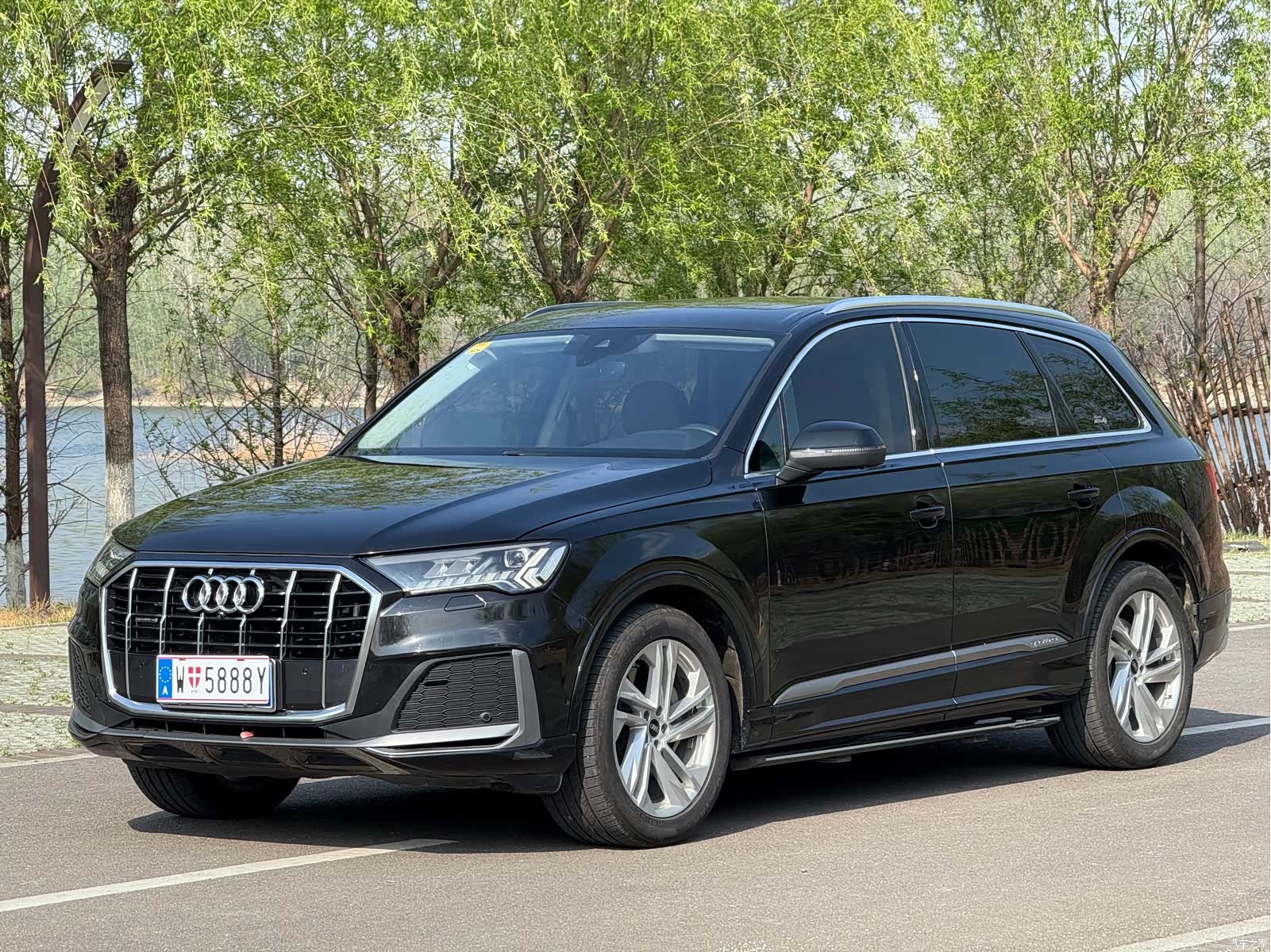 Audi Q7, 2022 1