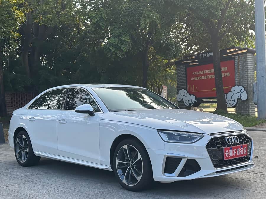 Audi A4L 2022, фото 3