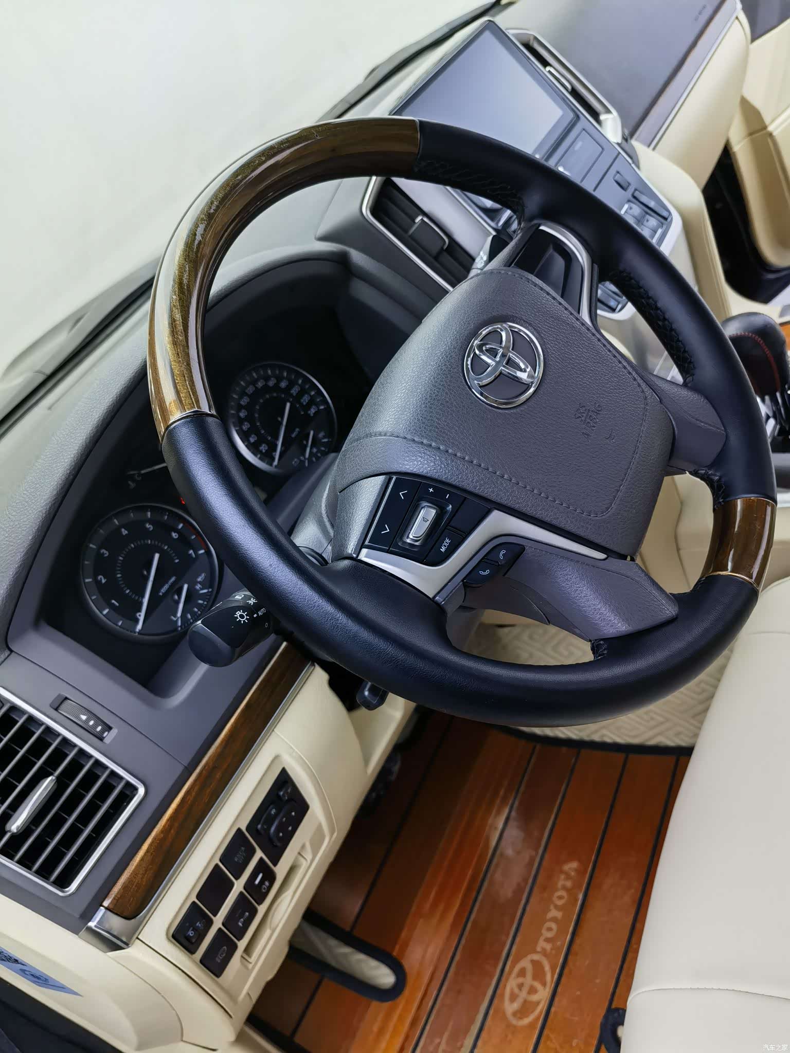 Toyota Land Cruiser, 2016 9