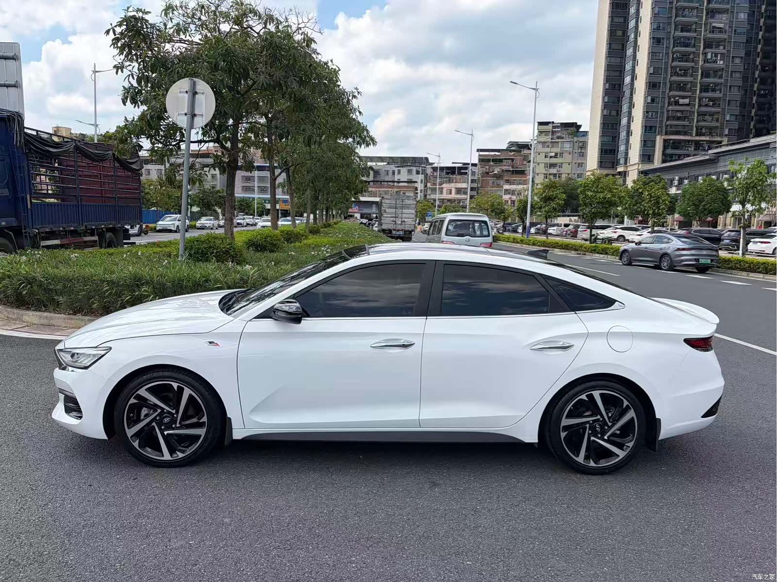 Hyundai Lafesta, 2020 3