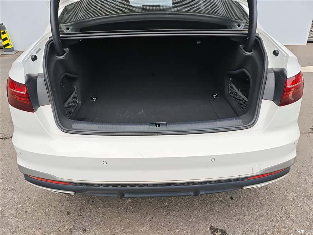 Audi A4L, 2020 9