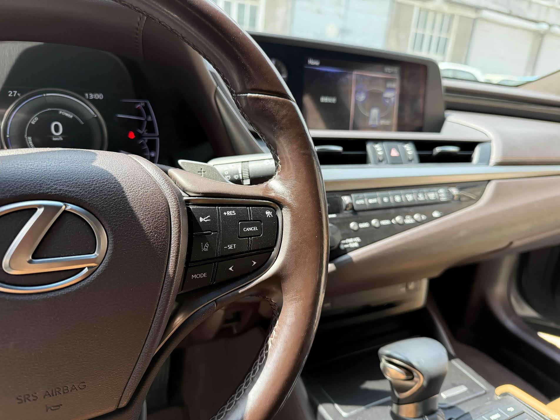 Lexus ES, 2019 9