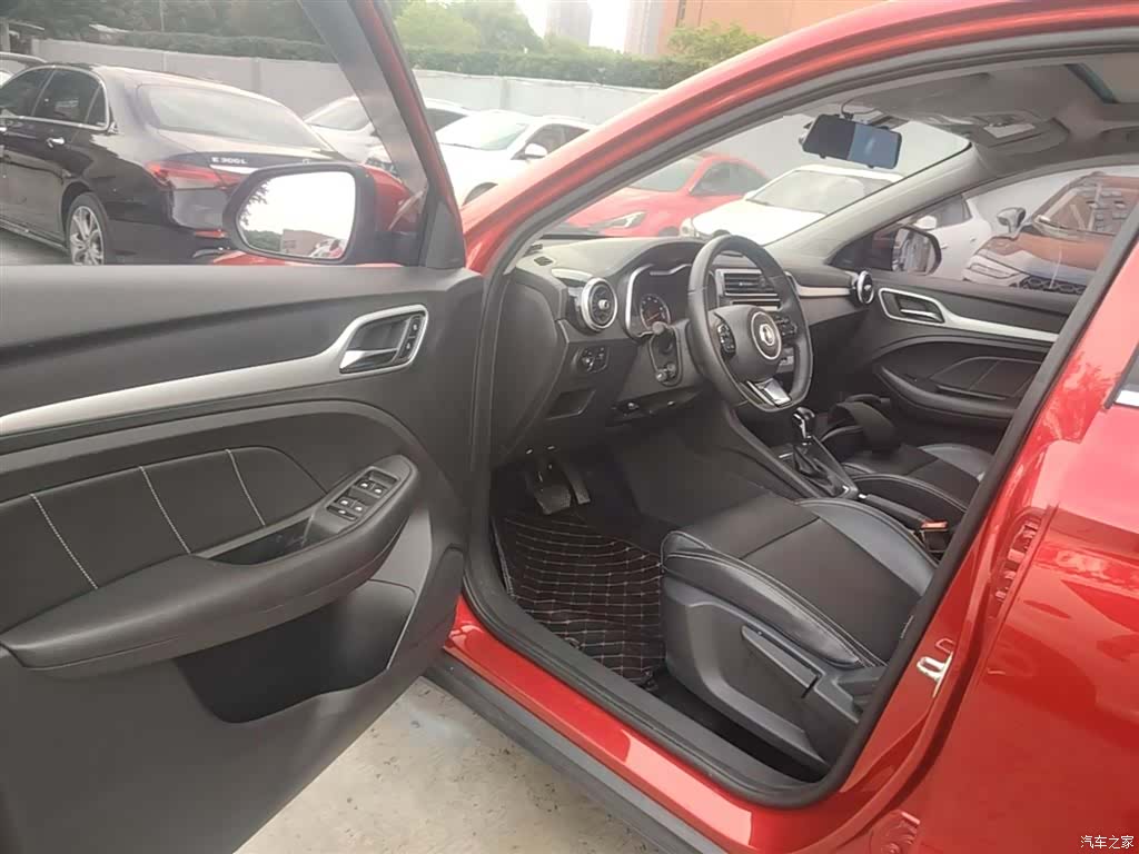 MG ZS, 2017 16