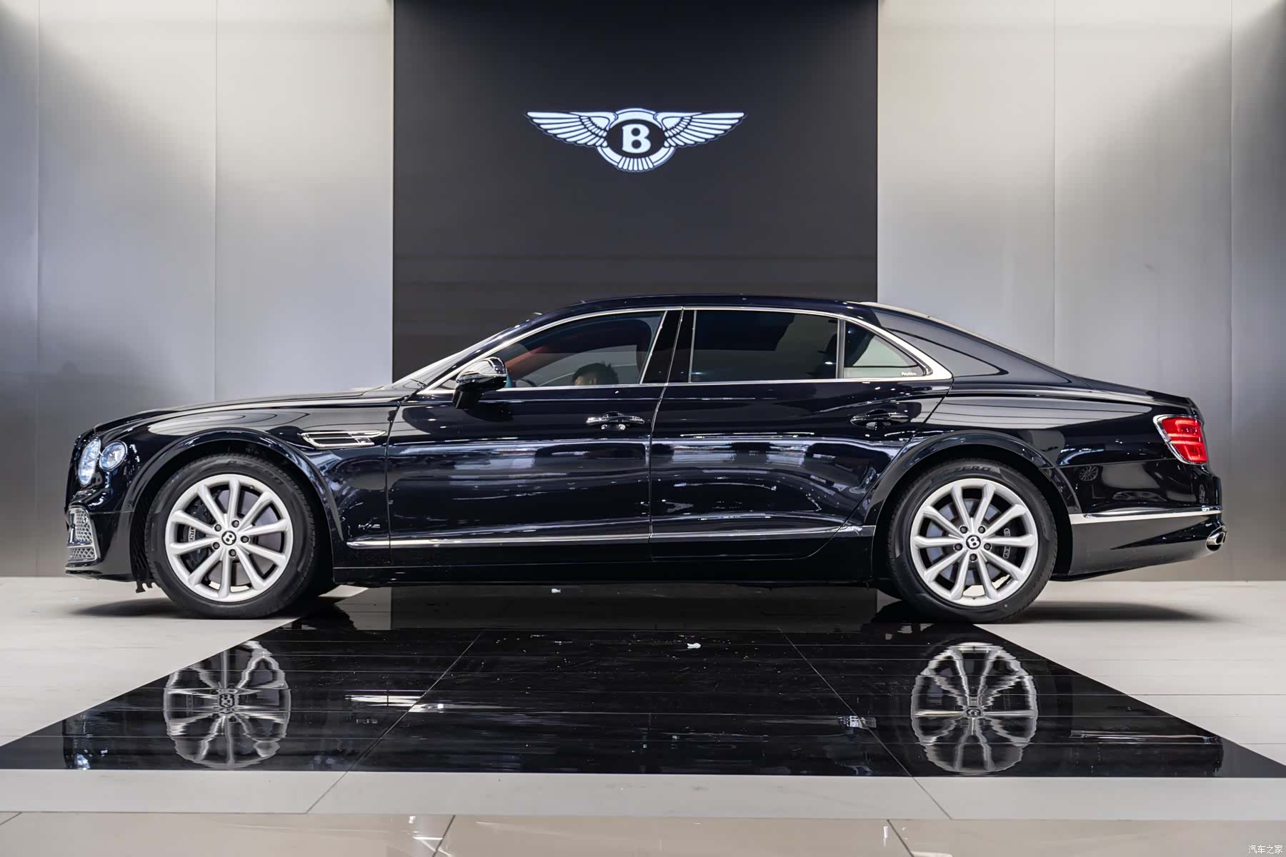 Bentley Flying Spur, 2021 13