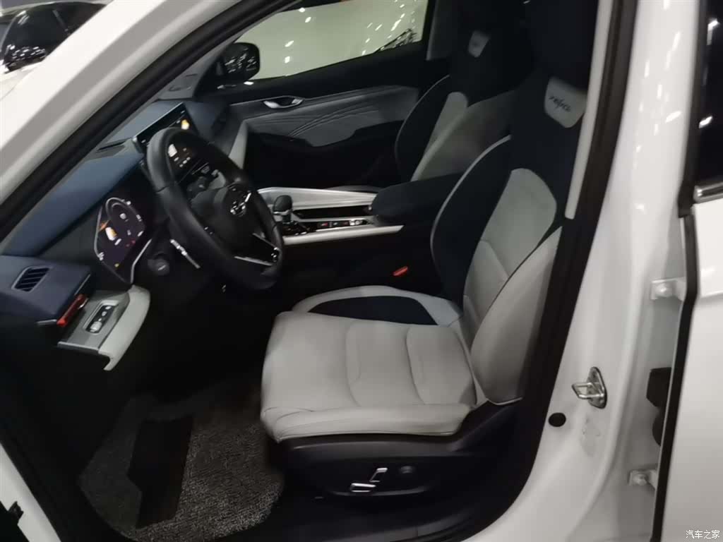 Geely Preface, 2022 15