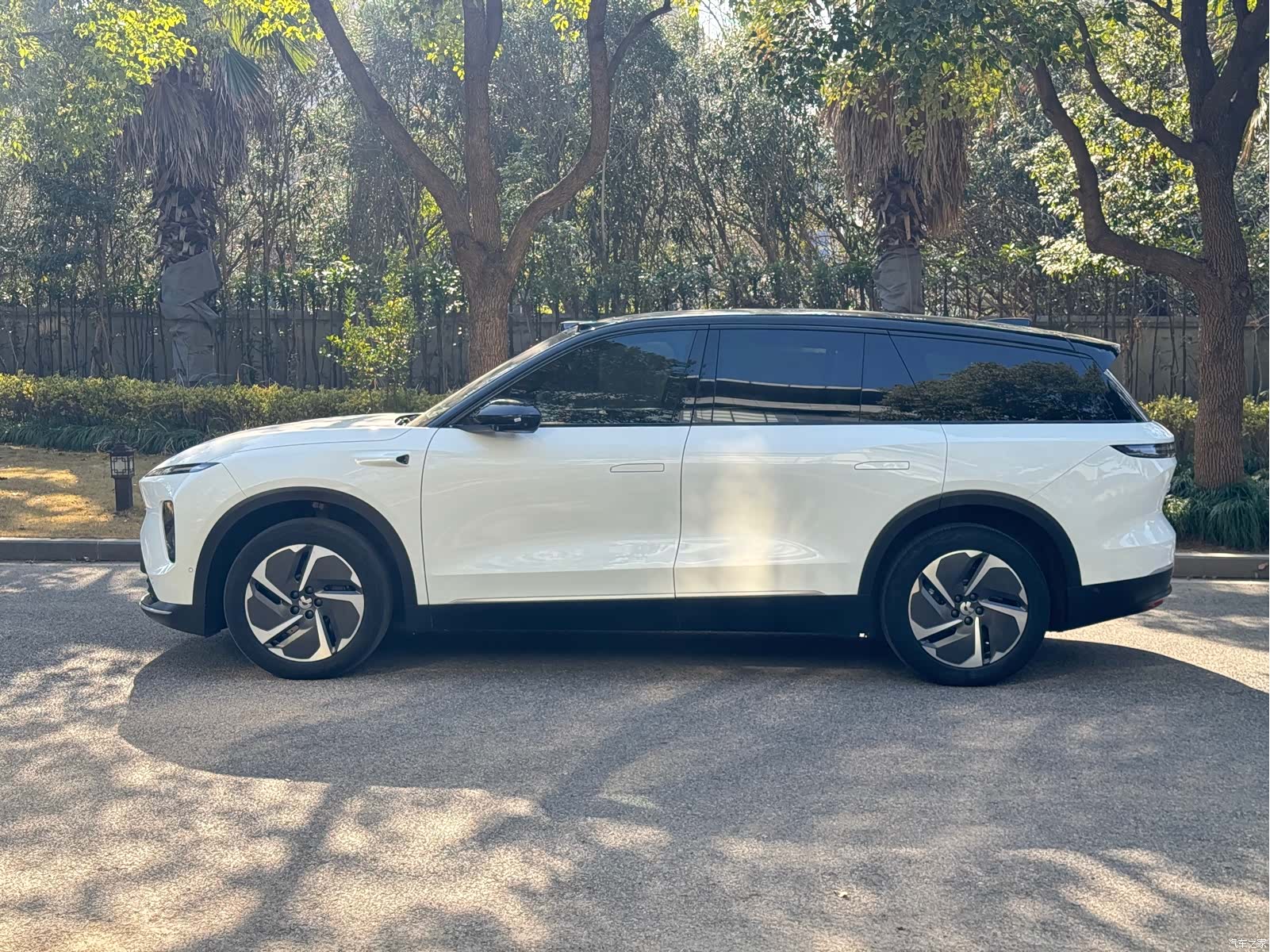 NIO ES8, 2024 3