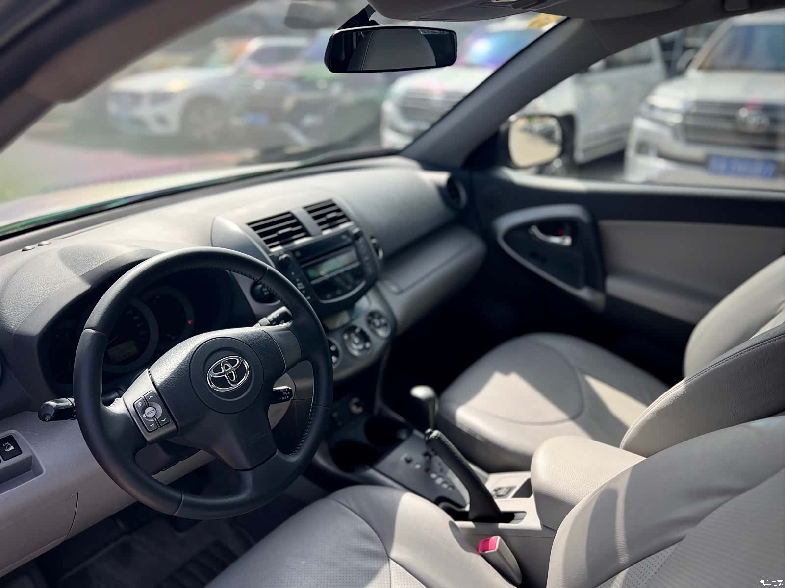 Toyota RAV4, 2010 9