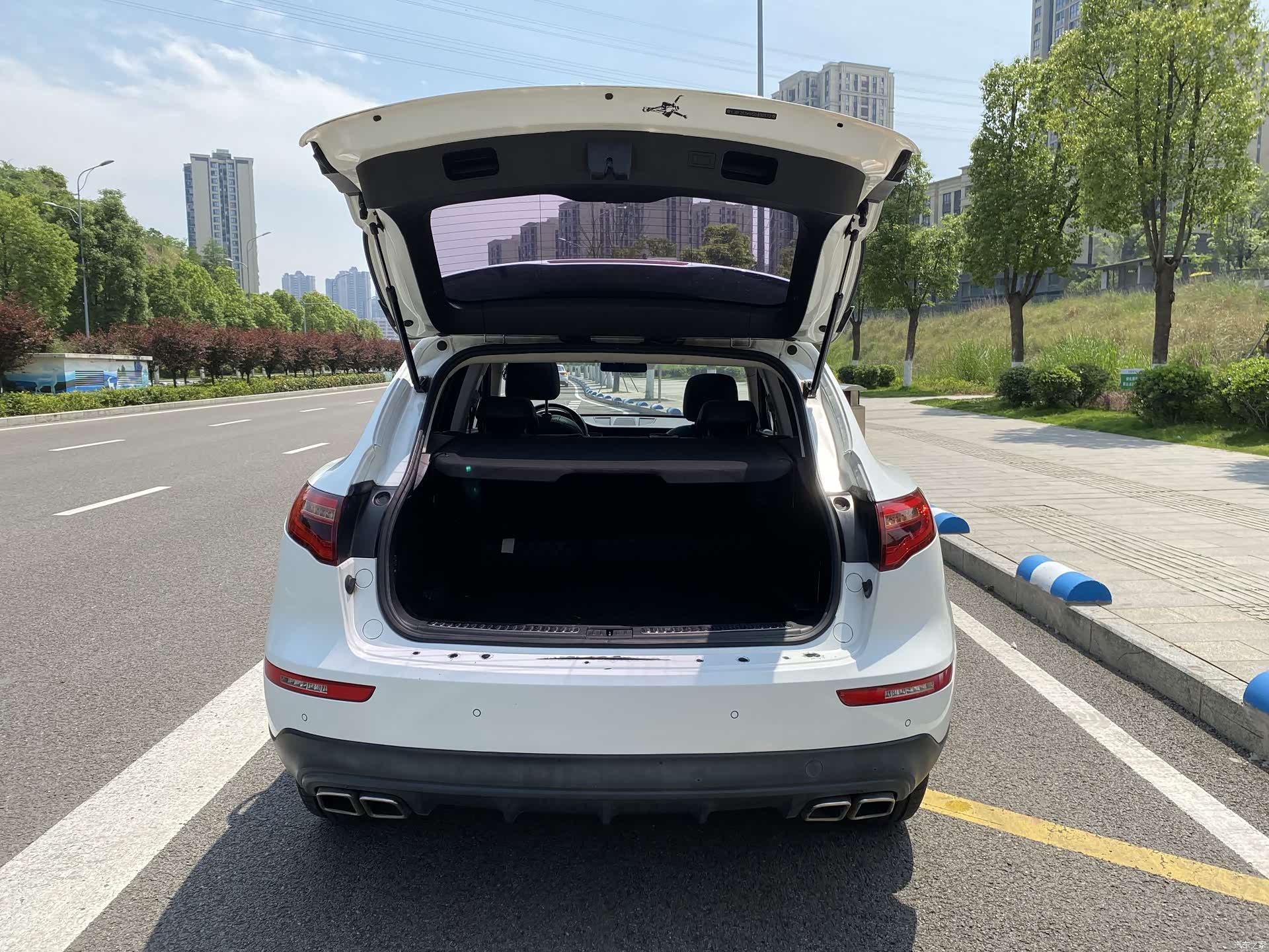 Zotye SR9, 2017 13