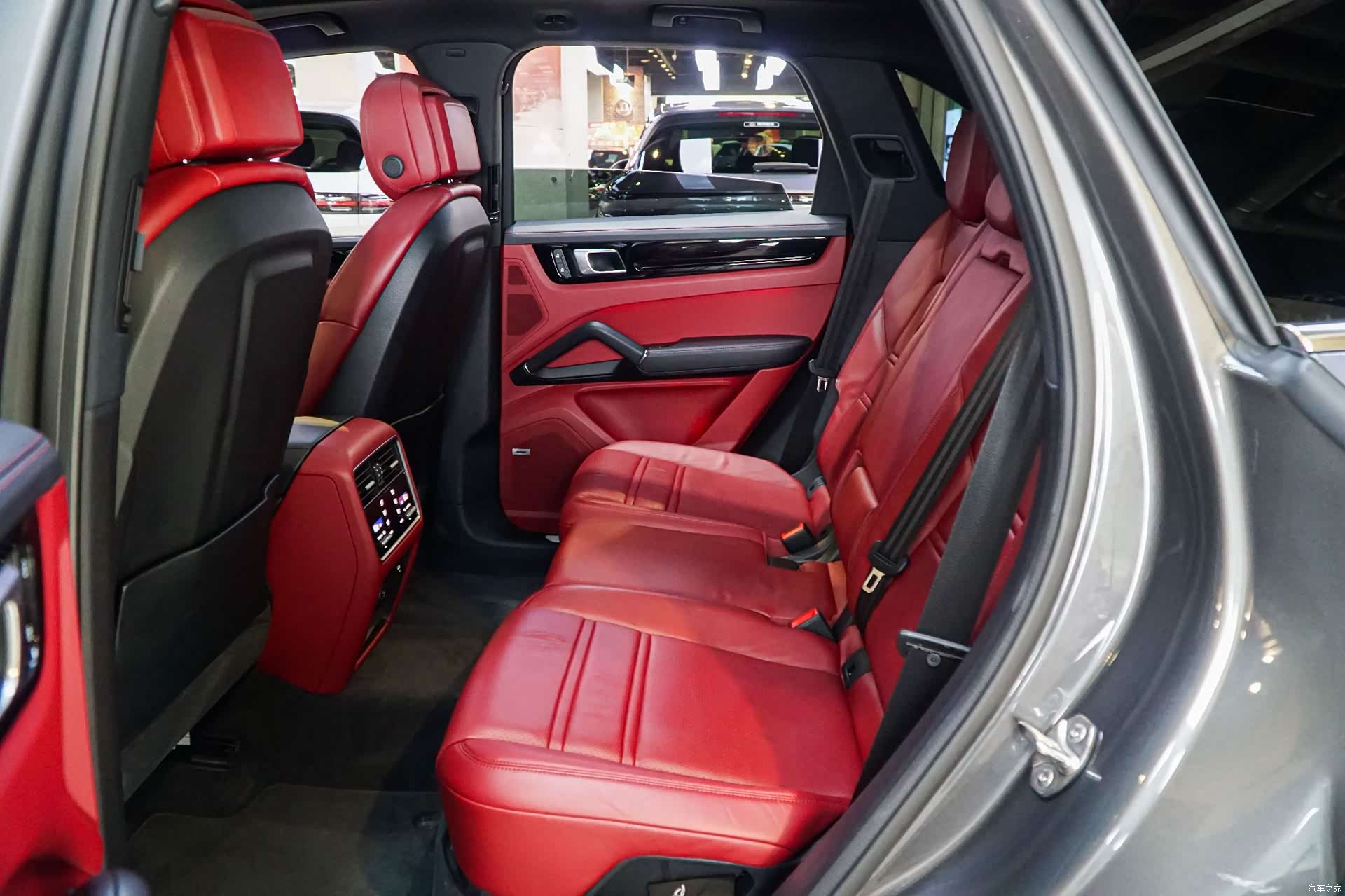 Porsche Cayenne, 2022 3