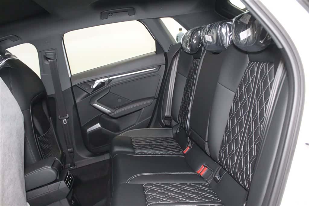 Audi Flying Spur, 2026 10