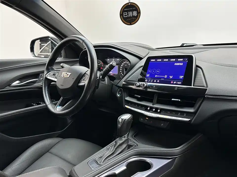 Cadillac CT4