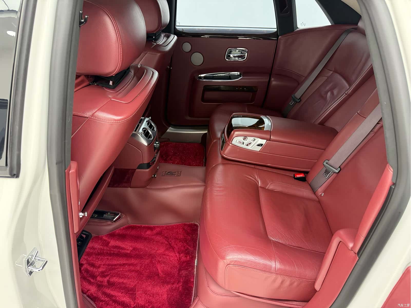 Rolls-Royce Ghost, 2011 11