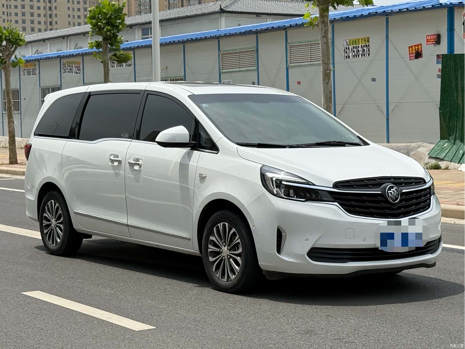 Buick GL8, 2021 3