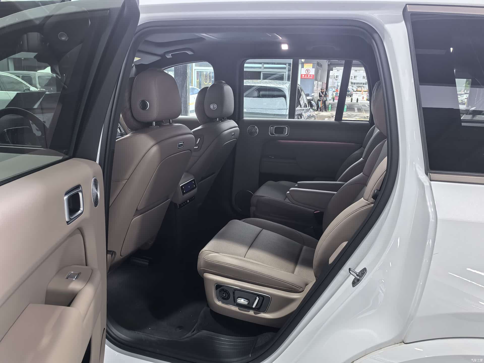 Li Auto L9, 2025 13