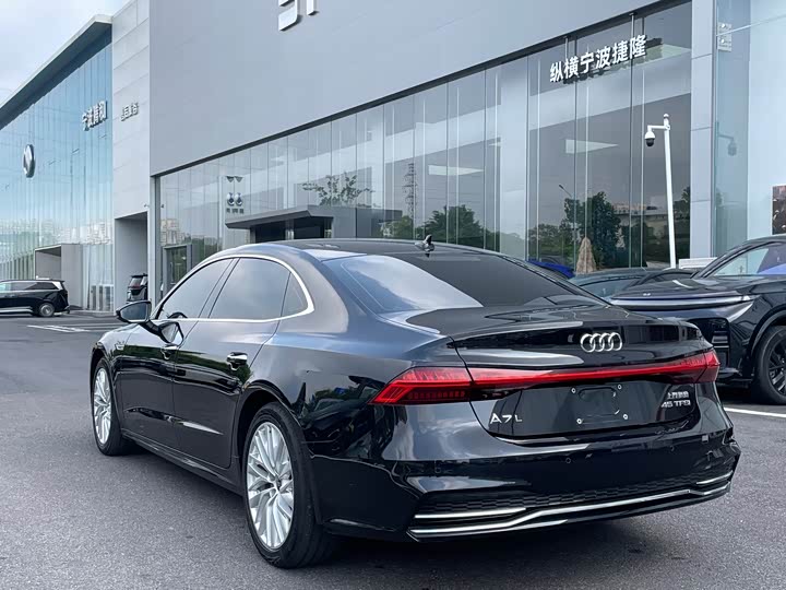 Audi A7L 2024 45TFSI S-line zhu meng xing liu jing tao zhuang