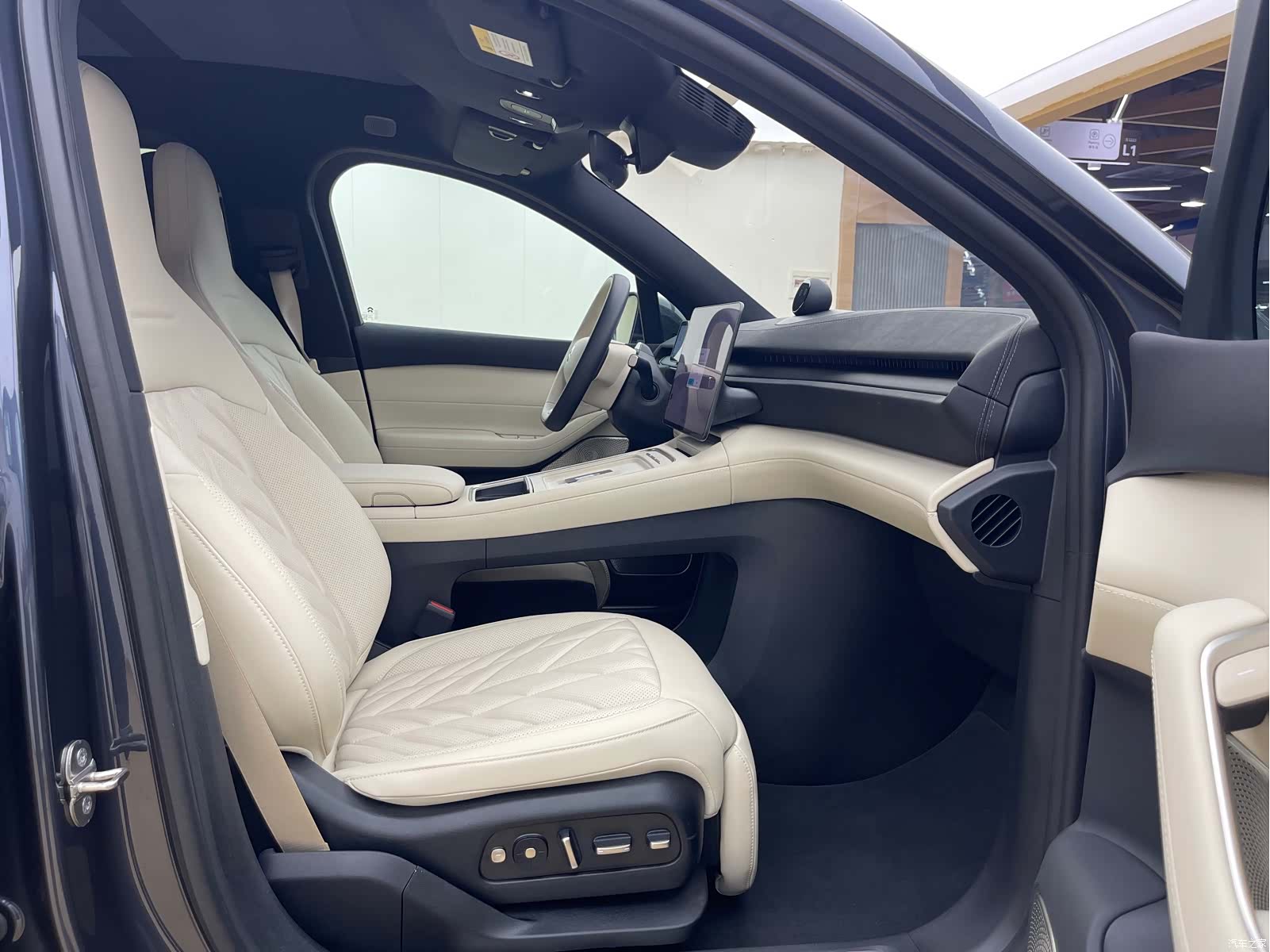 NIO EC6, 2025 16