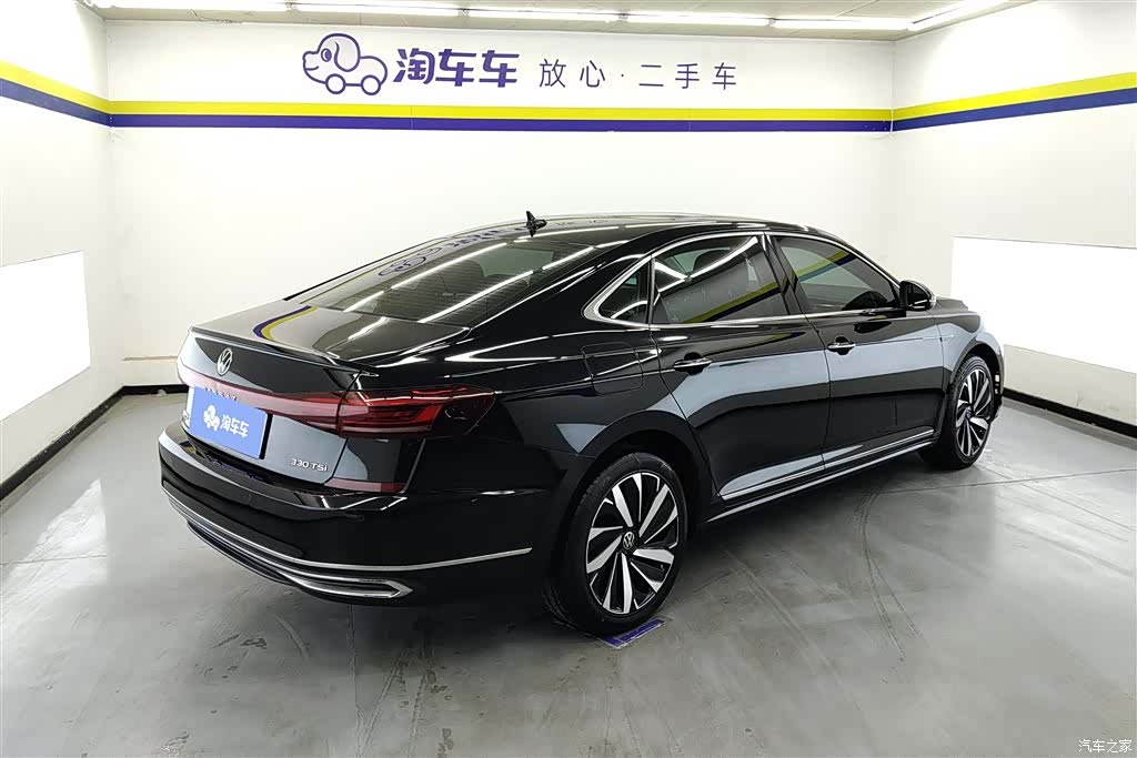 Volkswagen Passat, 2022 3