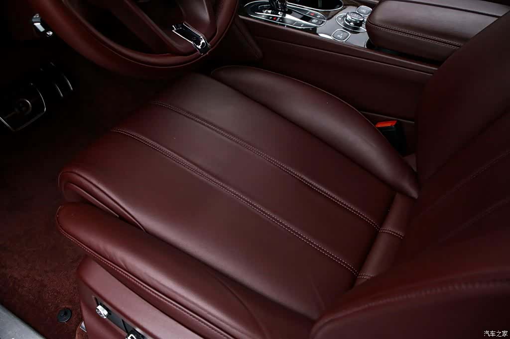 Bentley Bentayga, 2019 13