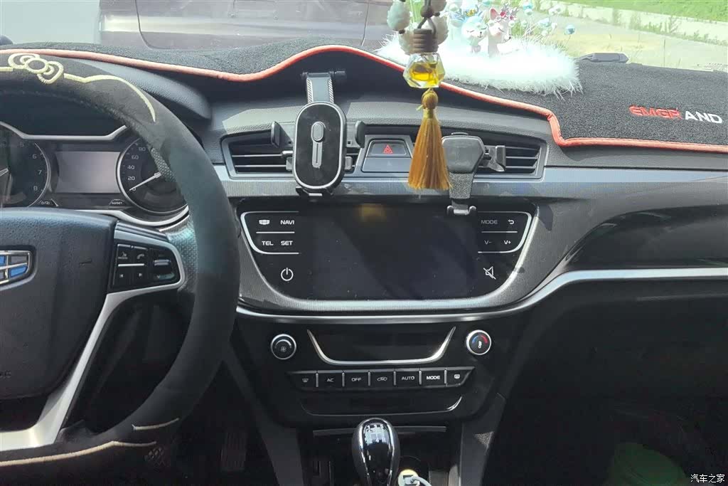 Geely Emgrand, 2017 13