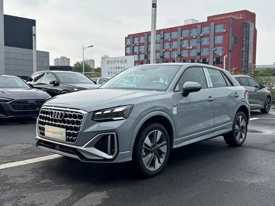 Audi Q2L