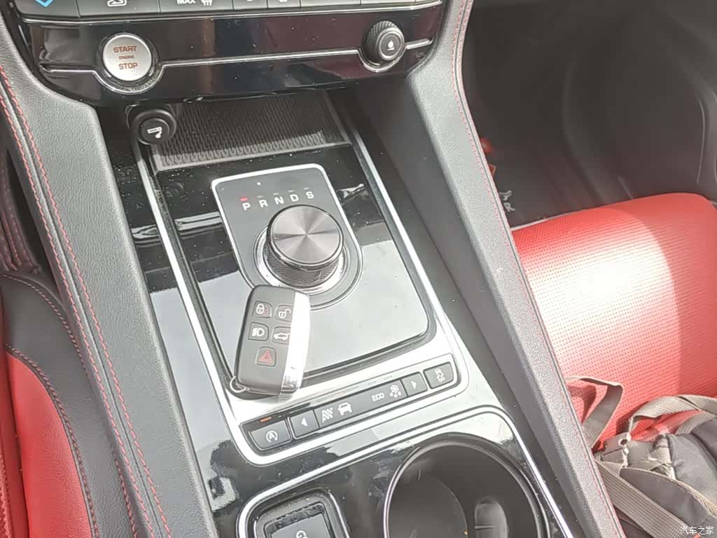 Jaguar F-PACE, 2017 14