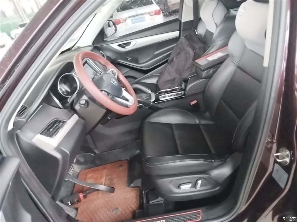 Zotye SR7, 2016 15