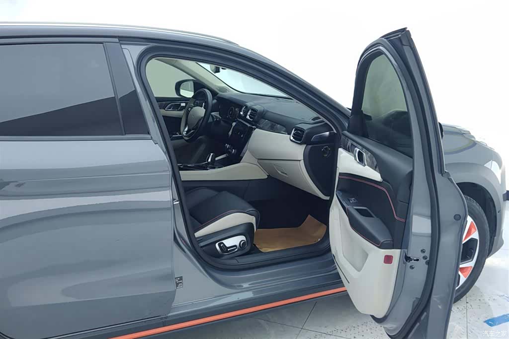 Lynk & Co 01, 2019 8