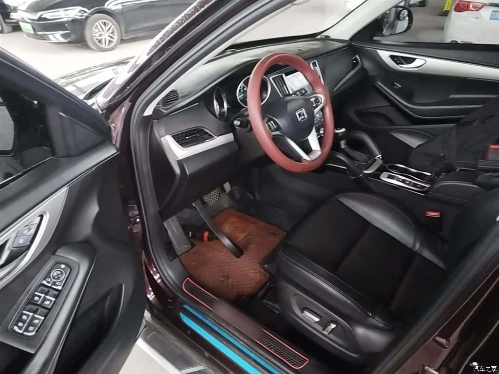Zotye SR7, 2016 16