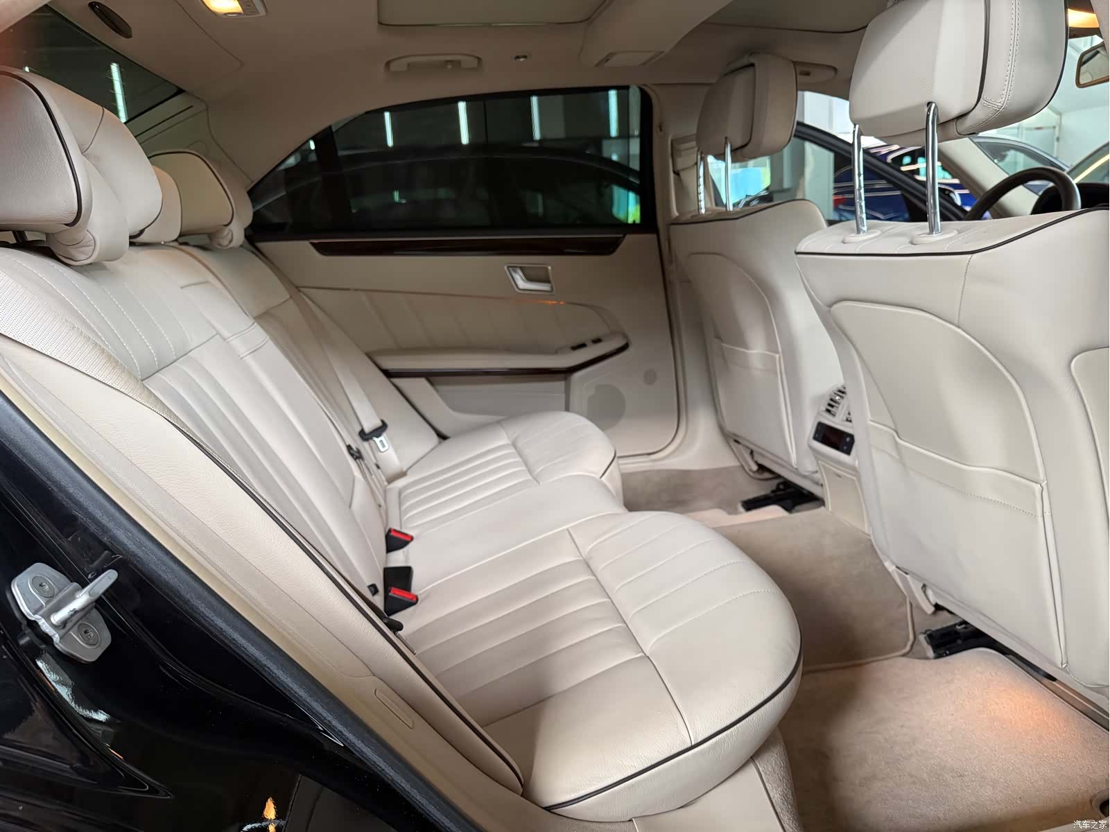 Mercedes-Benz E-Class, 2015 8