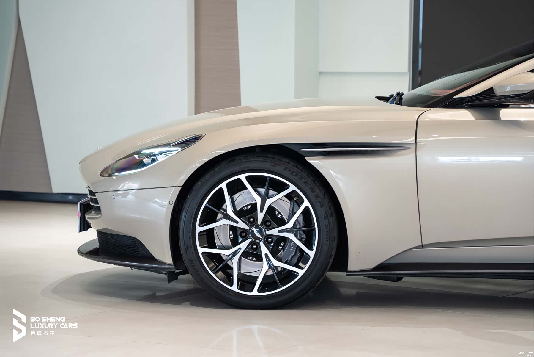 Aston Martin DB11, 2018 6