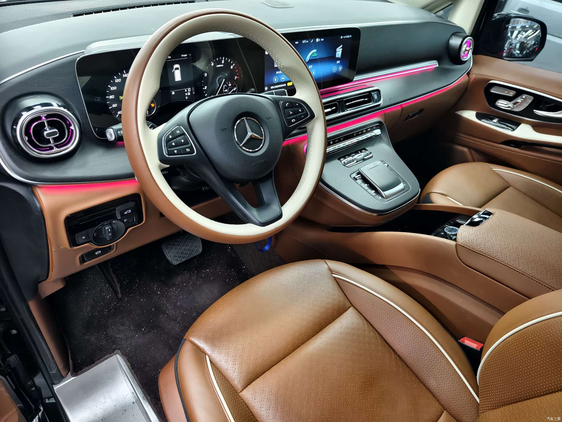 Mercedes-Benz 7, 2023 8