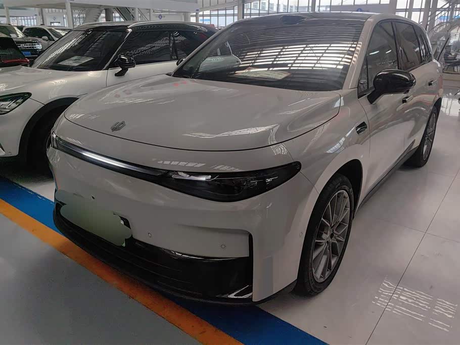 Leapmotor C10