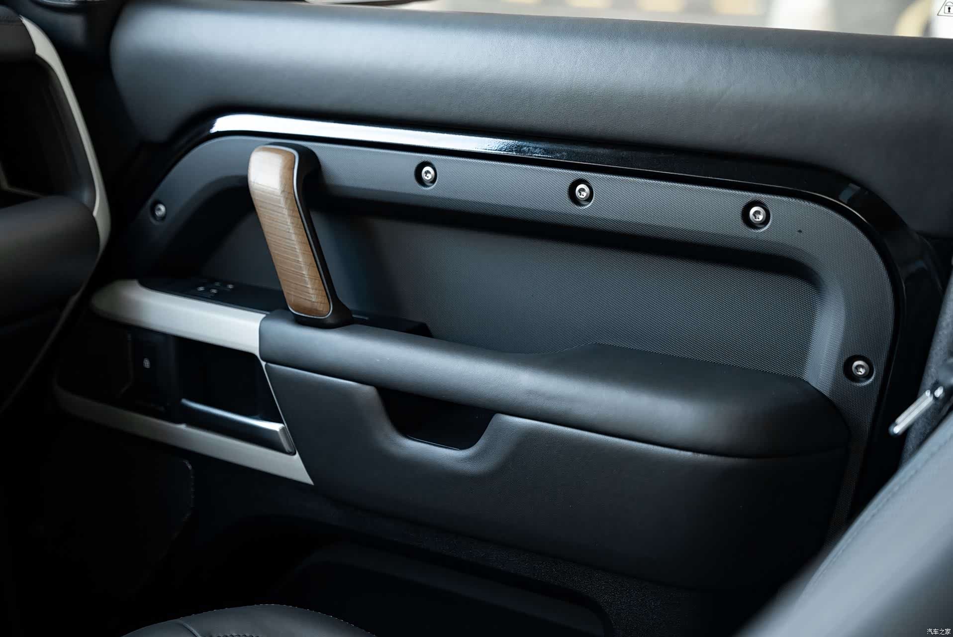 Land Rover Defender, 2022 14