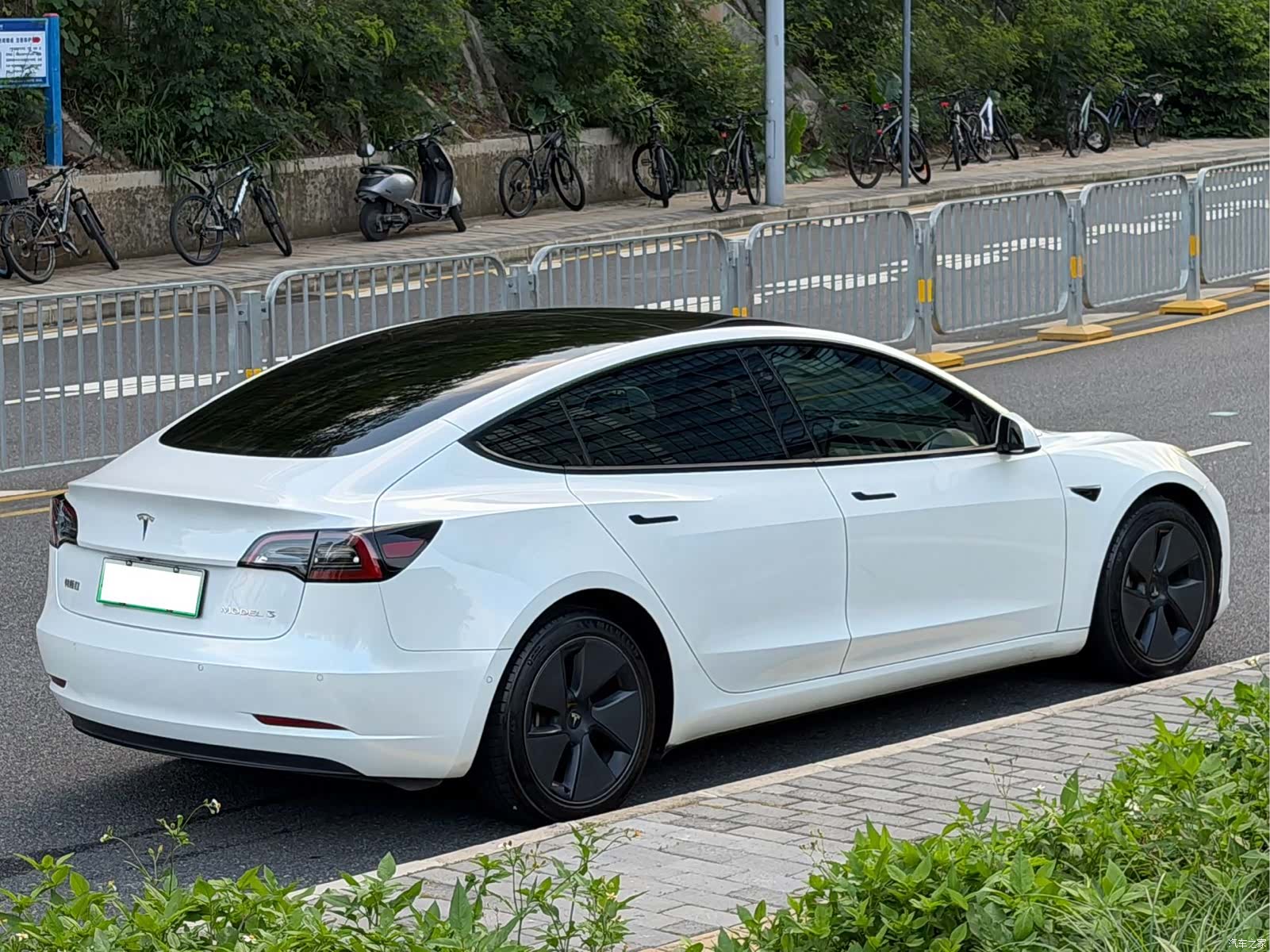 Tesla Model 3, 2021 все фото