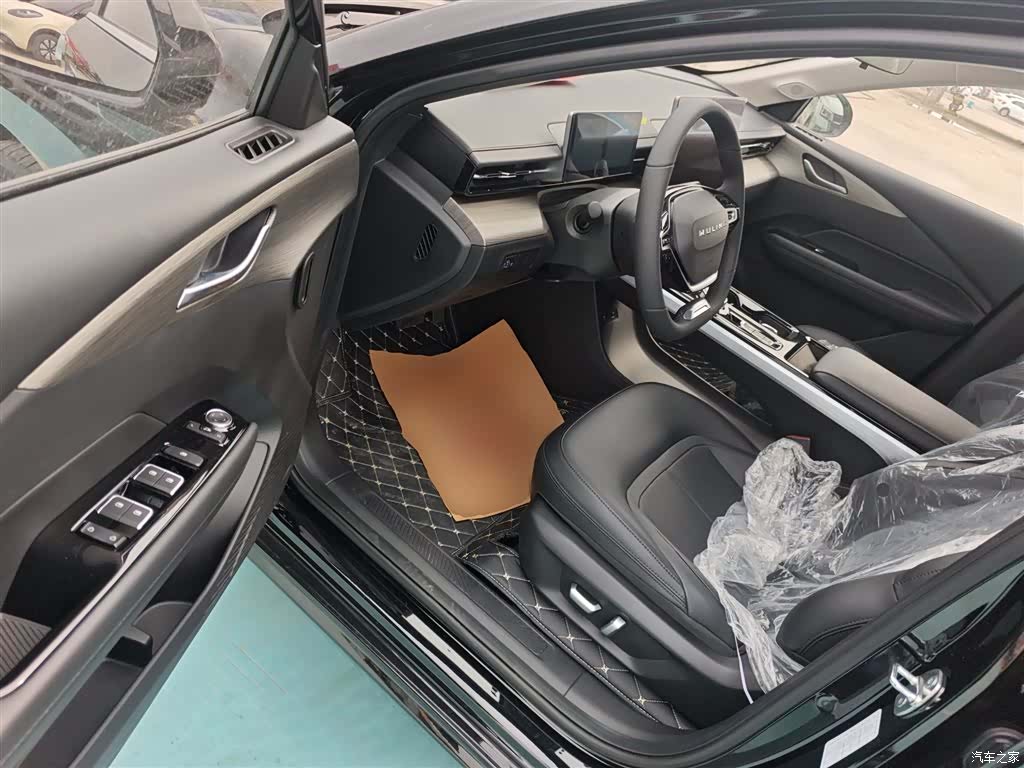 Wuling Starlight, 2025 16