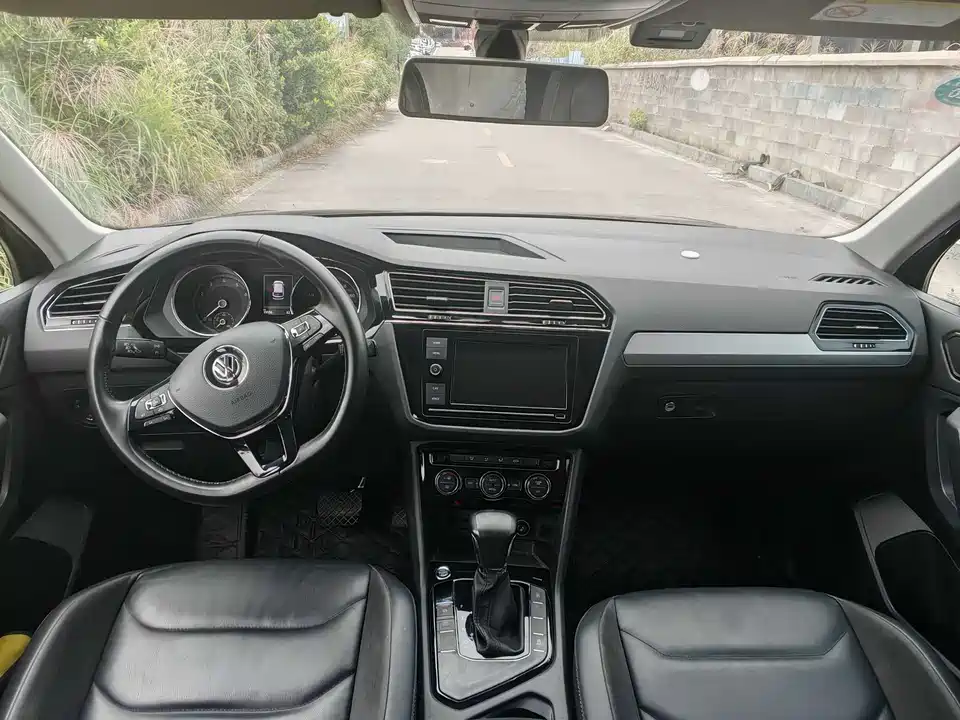 Volkswagen Tiguan L