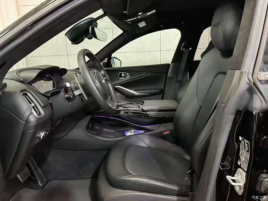 Aston Martin DBX, 2021 6