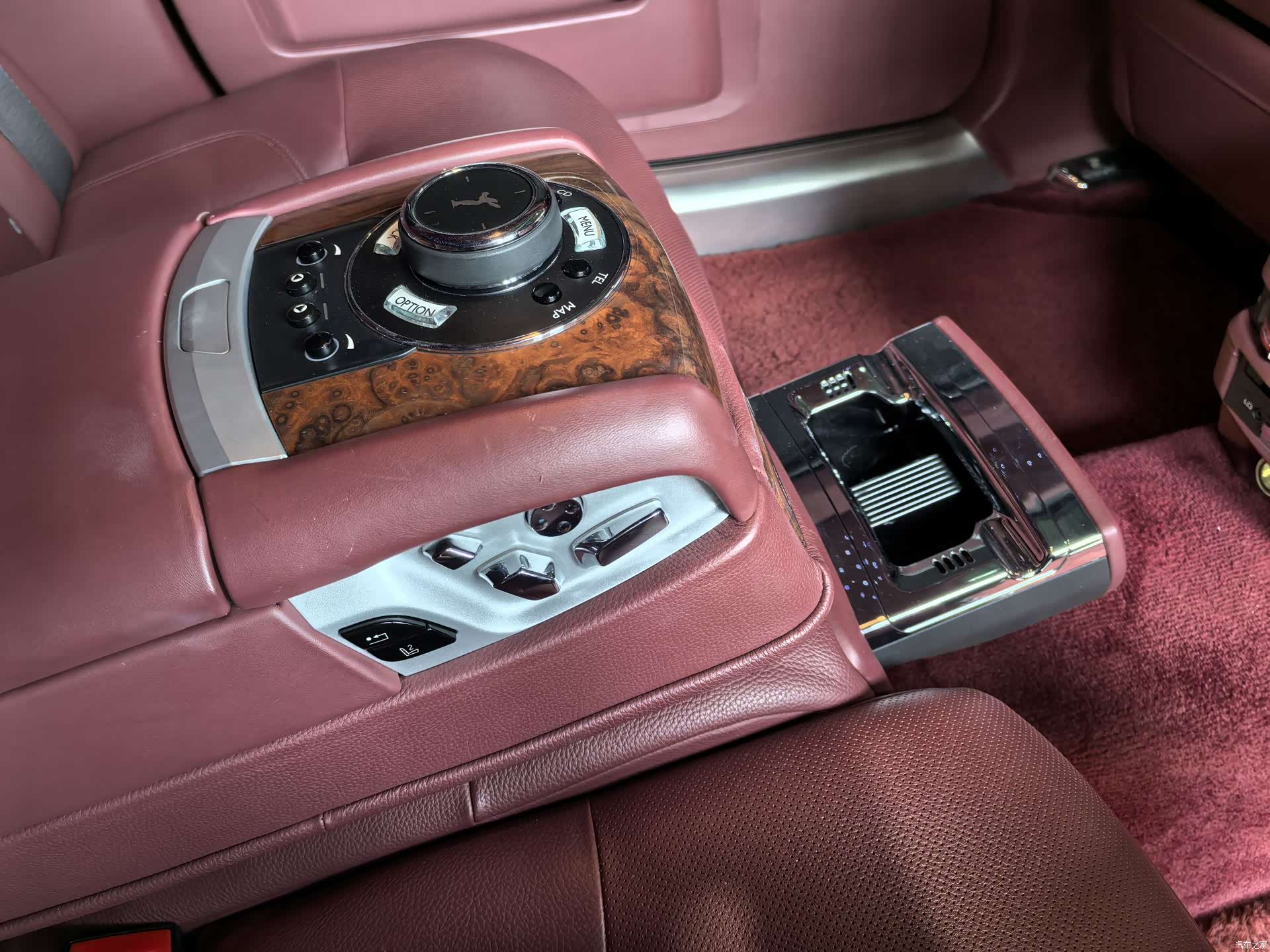 Rolls-Royce Ghost, 2015 26