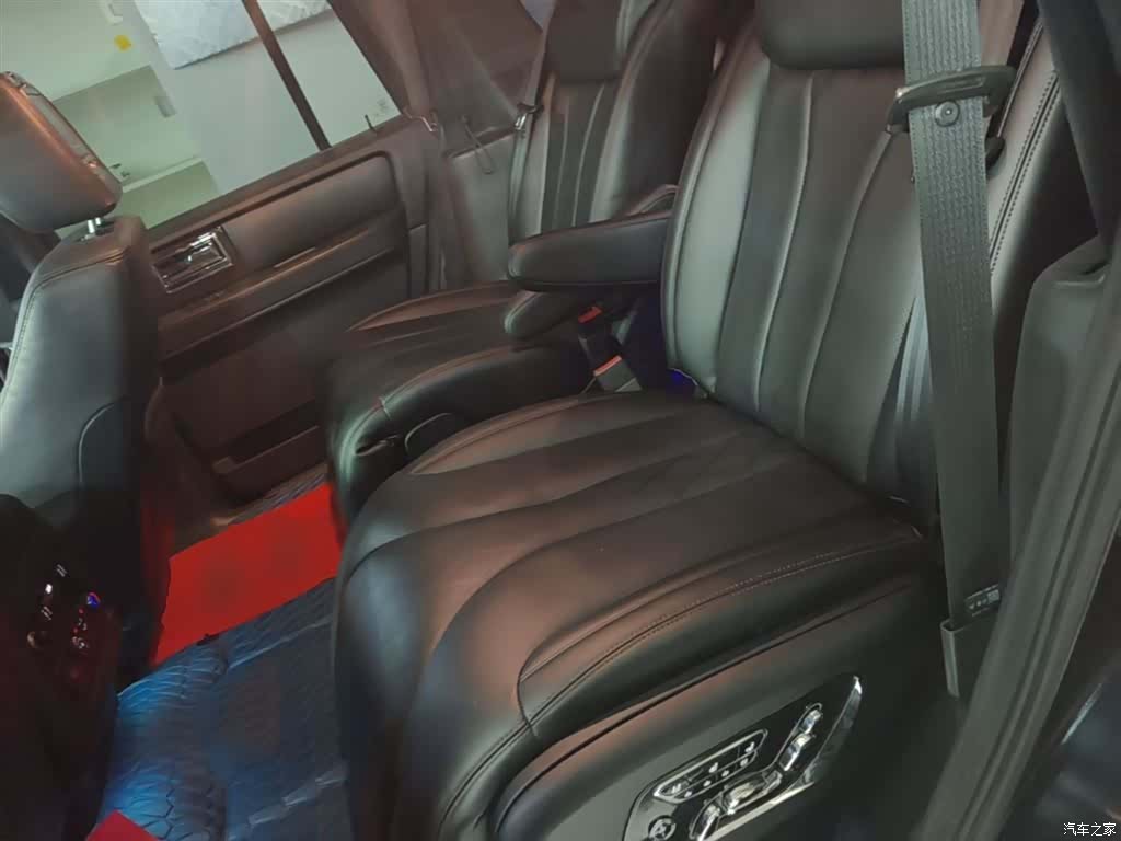 Lincoln Navigator, 2016 17