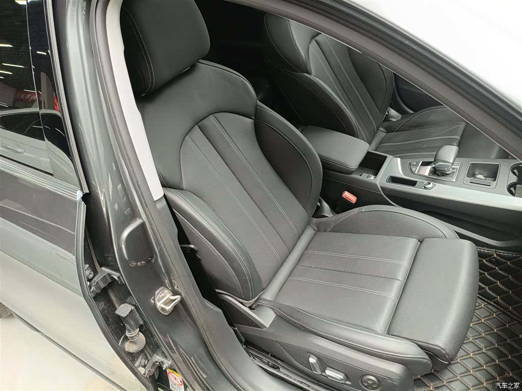 Audi A4L, 2024 25