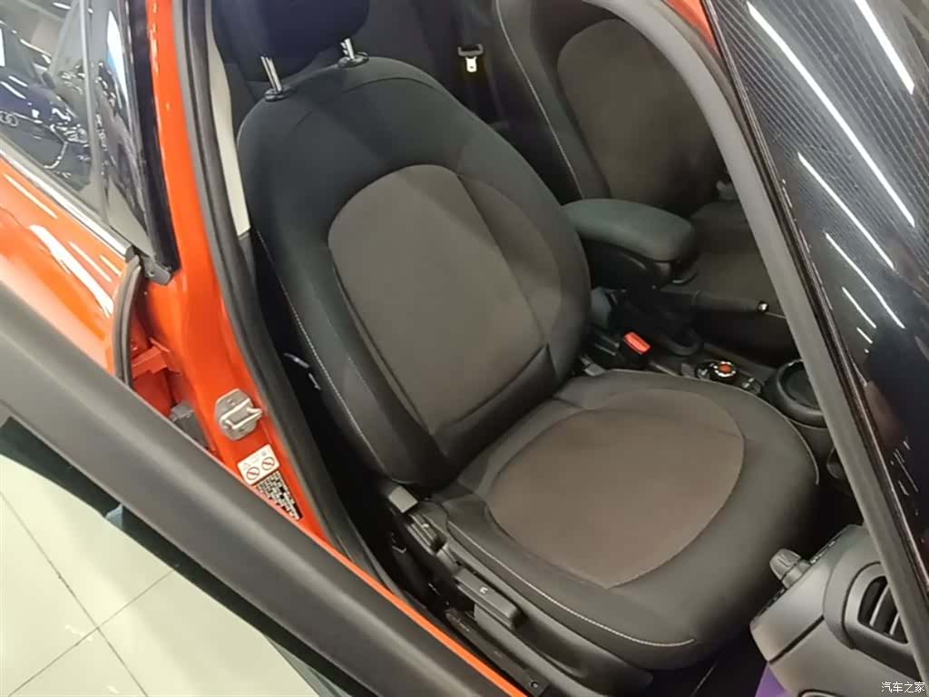 Mini ONE, 2019 25