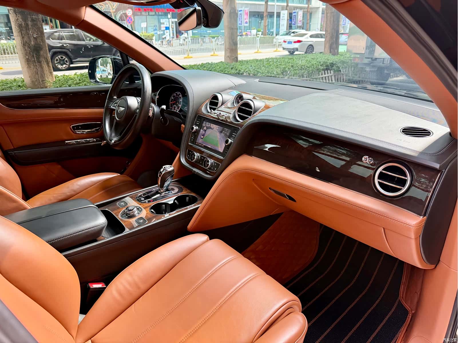 Bentley Bentayga, 2019 7