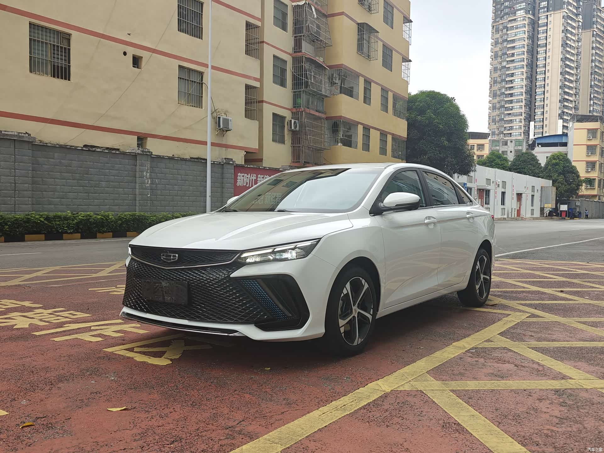 Geely Emgrand, 2022 1