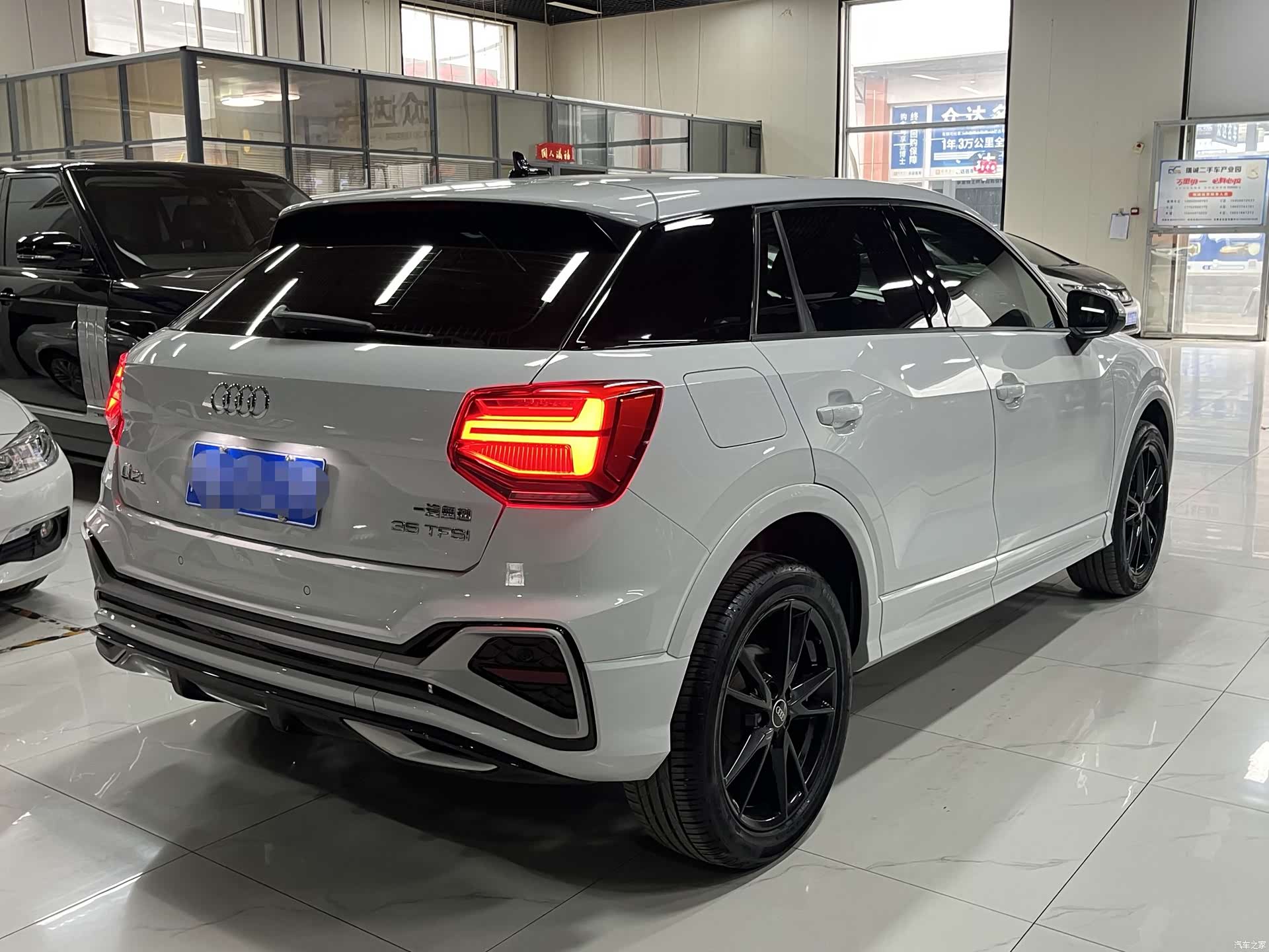 Audi Q2L, 2024 6