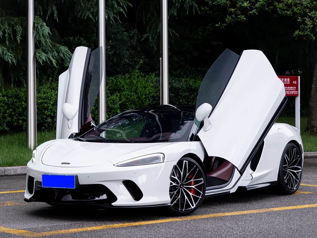 McLaren GT