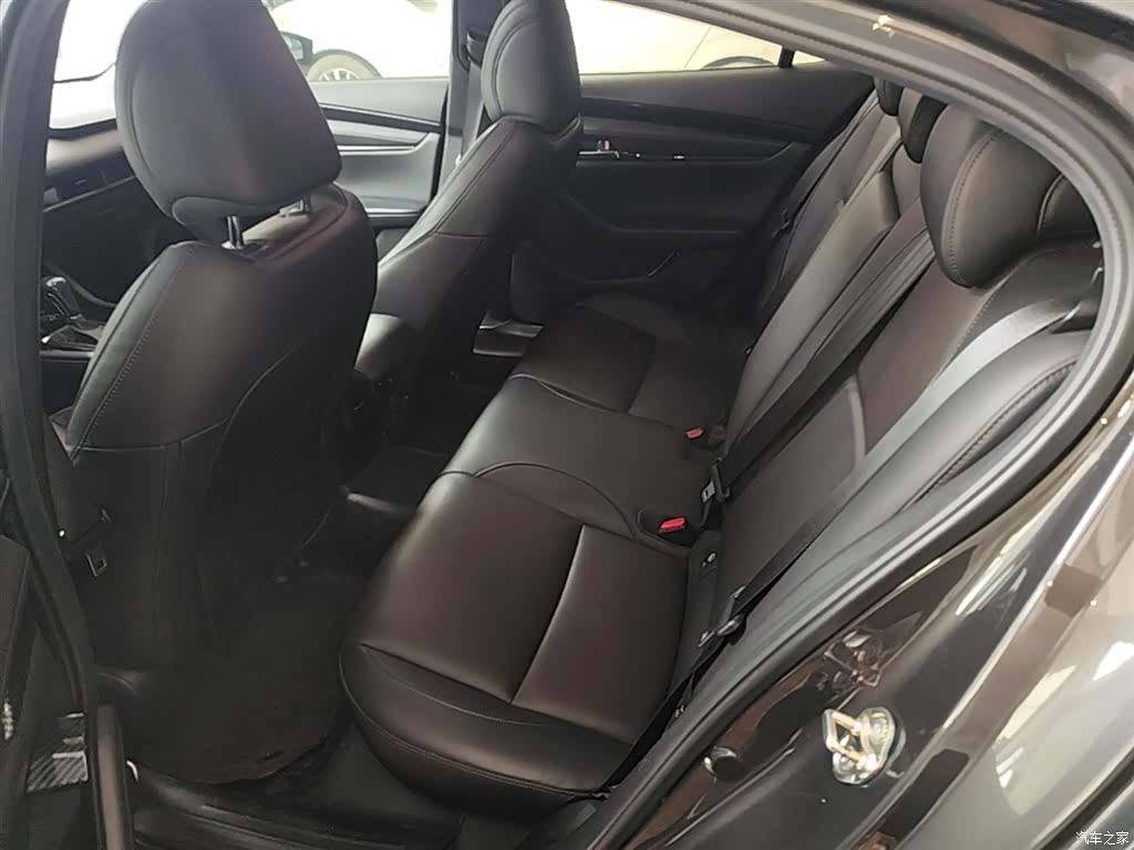 Mazda Mazda3, 2020 17