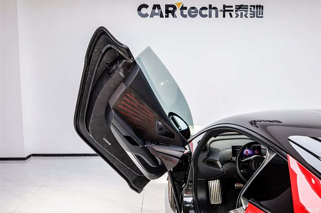 Yangwang U9, 2025 8